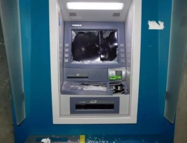 Άγνωστοι ανατίναξαν ΑΤΜ έξω από σούπερ μάρκετ στο Χαλάνδρι